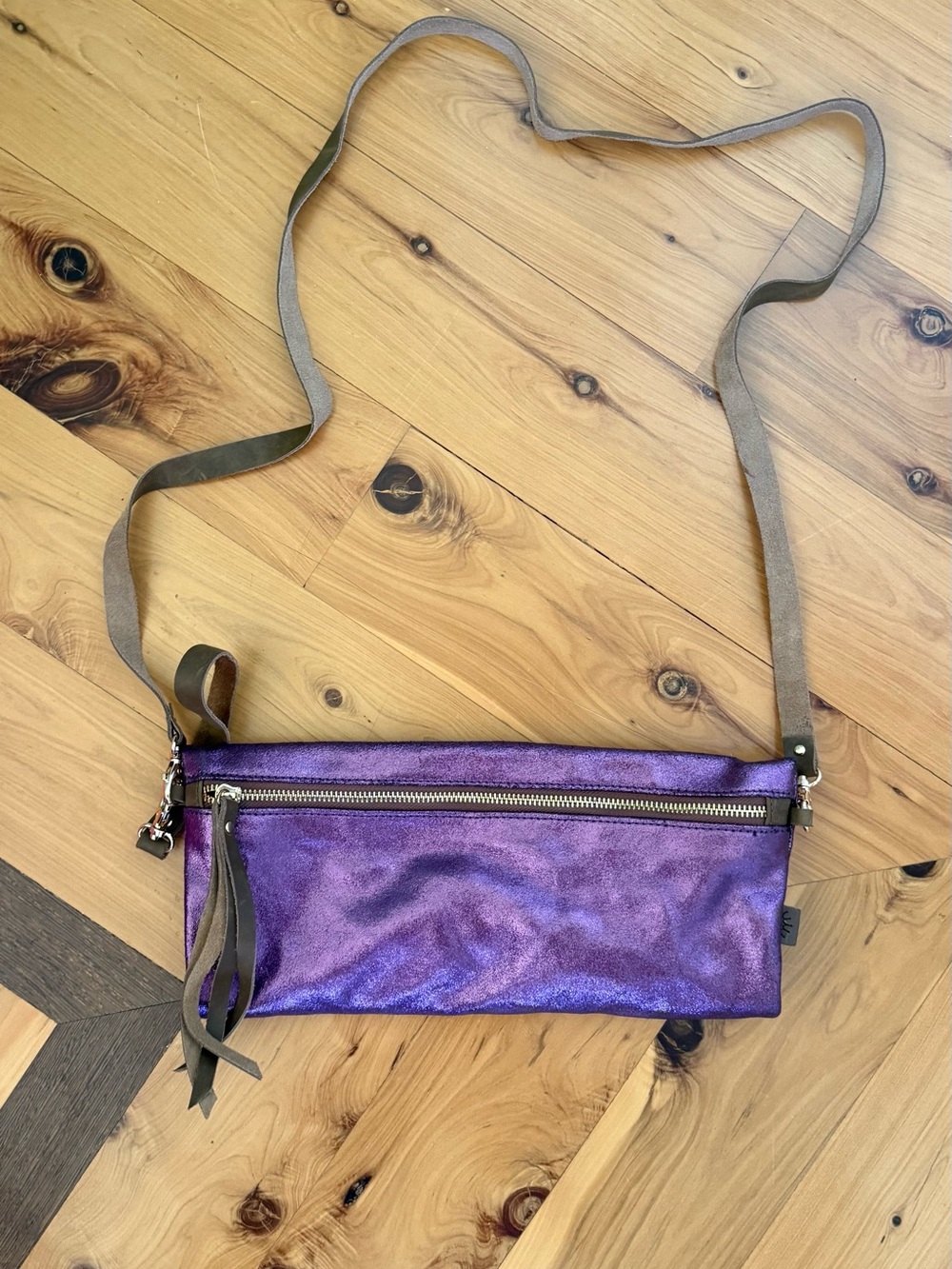 Head Regal Metallic Purple Leather Crossbody Bag with Tassel Accent - Picture 3 of 5